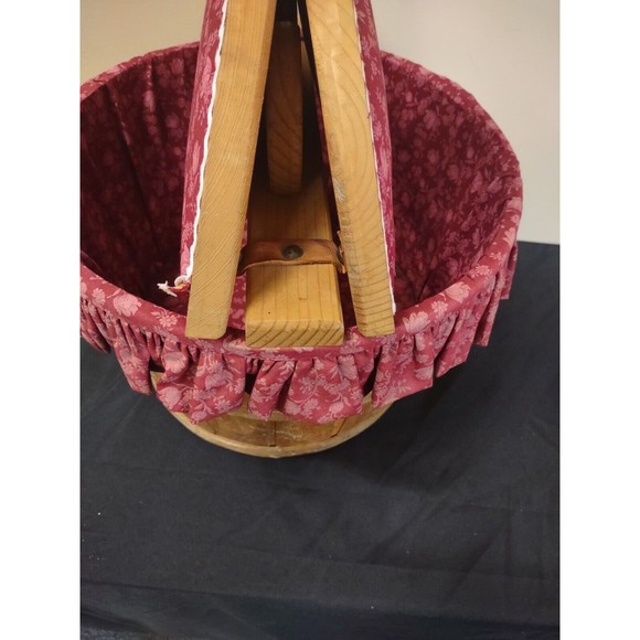 Vintage Large Heart Cushioned Sewing Basket With Lid And Liner - Picture 7 of 12